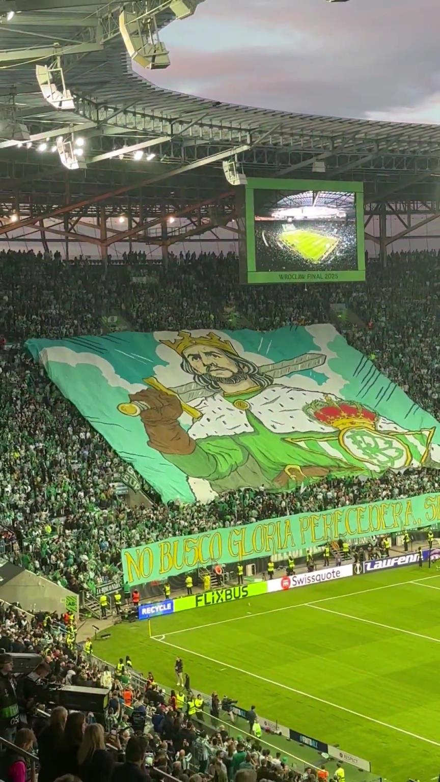 沖擊獎(jiǎng)杯！貝蒂斯球迷這巨型Tifo太有氣勢(shì)了