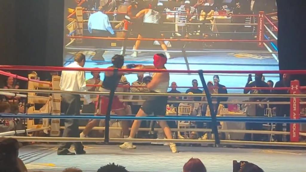 把天賦帶到拳擊臺前NBA最佳新秀邁卡威業余拳擊首秀即取勝